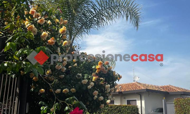 Villa a schiera Gravina di Catania [V/59VRG]