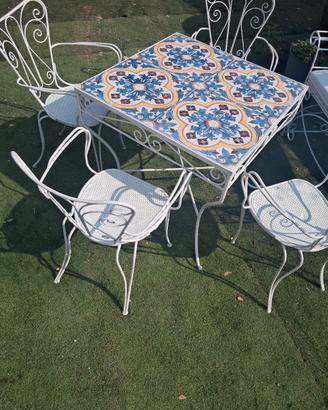 sedie tavolo e divanetto vintage in ferro