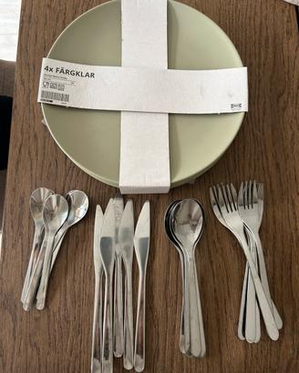 4 piatti piani + posate Ikea