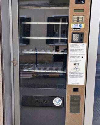 Distributore automatico