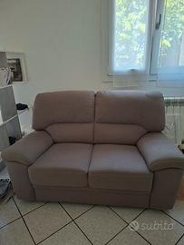 Divano grigio tortora