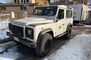 Land Rover Defender 90 2.4 TD4 Station Wagon S