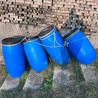 5 fusti / bidoni in plastica
