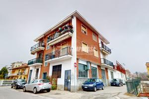 TRILOCALE CON TERRAZZO E BOX AUTO!