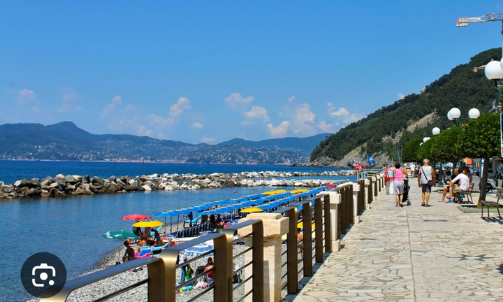 Cocktail bar fronte mare a Chiavari