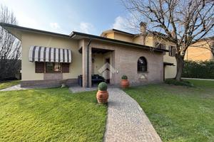 VILLA SINGOLA A PANDINO