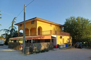 Casa indipendente 300mq