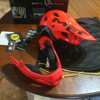 Casco mtb downhill met parachute MCR