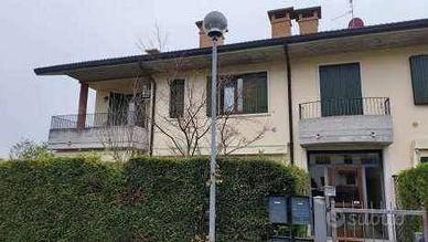 Immobile in asta di 94 m² con 3 locali e box auto 