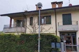 Immobile in asta di 94 m² con 3 locali e box auto 
