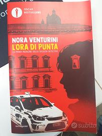 Libro l'ora di punta di Nora Venturini