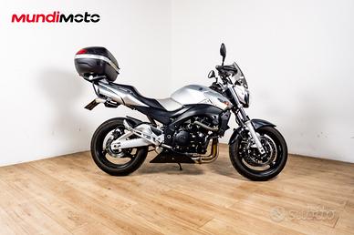 SUZUKI GSR 600 - 2007
