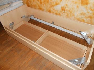 Mobile divano letto con grande spazio sottostante