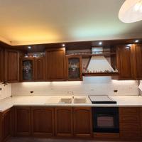 Cucina in noce scuro