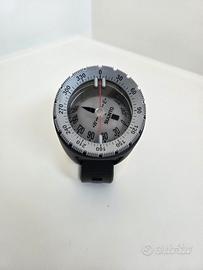 Bussola subacquea Suunto da polso serie SK