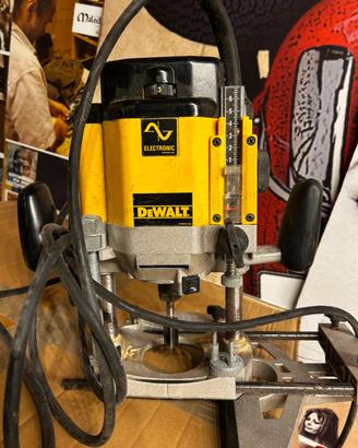 Fresatrice Dewalt