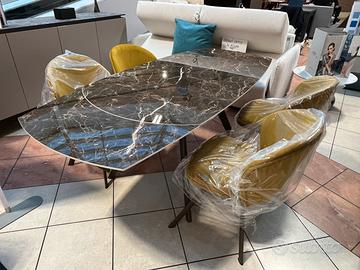 Tavolo in vetroceramica allungabile nuovo