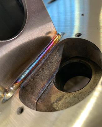 Carpenteria metallica saldatore TIG - MIG