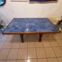 tavolo in legno e ceramica 8 posti