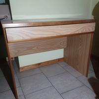 Scrivania + comodino in legno