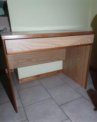 Scrivania + comodino in legno