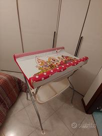 Fasciatoio con vaschetta bagnetto