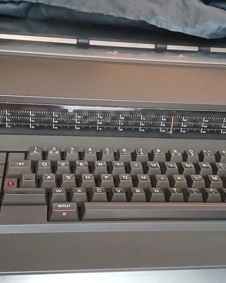 macchina da scrivere Olivetti ET 121