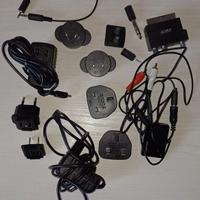 2 Alimentatori/Caricabatterie con adattatori vari