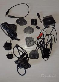 2 Alimentatori/Caricabatterie con adattatori vari