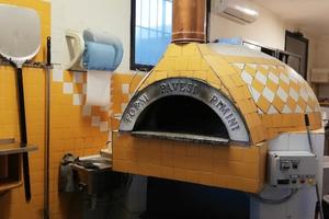 Locale vuoto o con pizzeria asporto, bar tabacchi