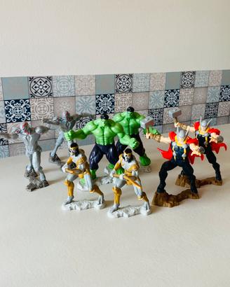 8 supereroi Marvel Avengers Kinder Gransorpresa