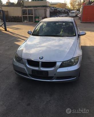 Ricambi BMW 320 E90 - Vari veicoli per ricambi