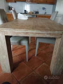 tavolo da falegnameria con 4 sedie