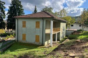 Villa di 150 m² con più di 5 locali a Bardi