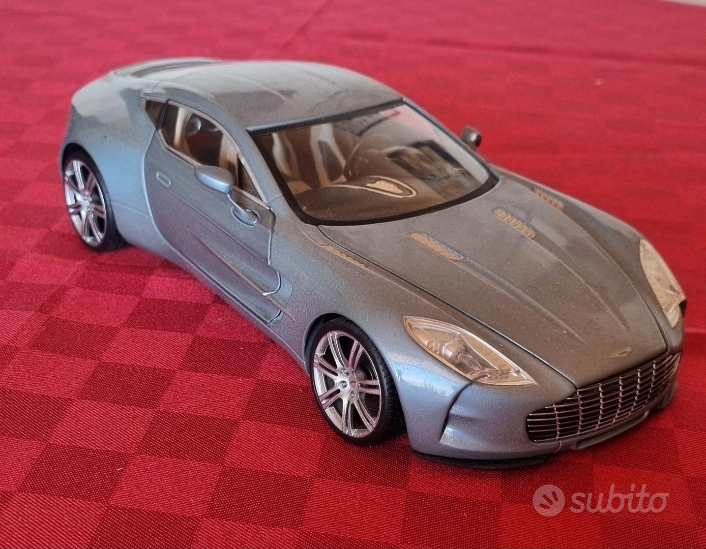 Aston Martin ONE-77 Mondo Motors Scala 1/18 - Collezionismo