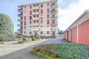 TRILOCALE CON BOX E CANTINA E VISTA PANORAMICA