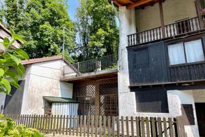 CASA BICAMERE CON DEPENDANCE E TAVERNA: un ango...