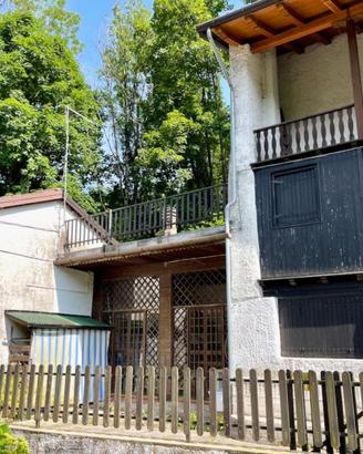 CASA BICAMERE CON DEPENDANCE E TAVERNA: un ango...