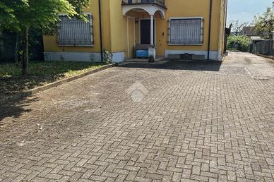 3 LOCALI A MIRADOLO TERME
