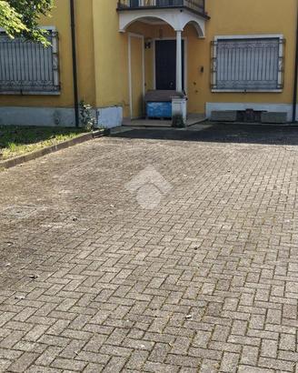 3 LOCALI A MIRADOLO TERME