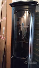 mobile ad angolo , vetrinetta