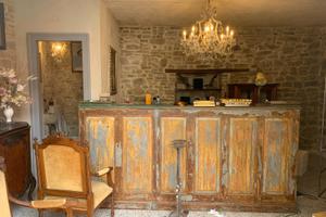 Staffolo locale commerciale adibito a bar