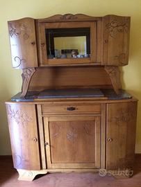 Credenza stile Liberty in legno-originale d’epoca.