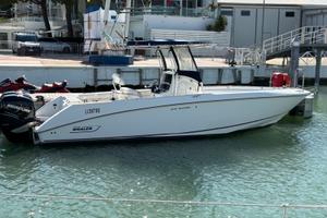Boston Whaler Outrage 270