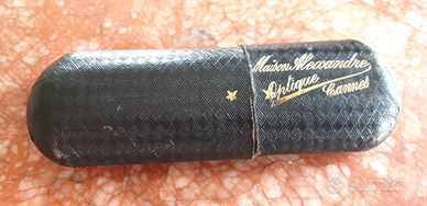 Occhiali da sole antichi