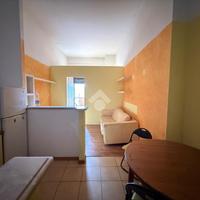 MONOLOCALE A MAGIONE