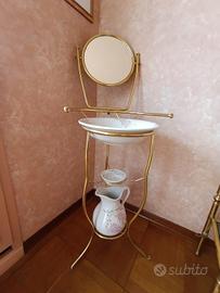 specchio con catino e brocca