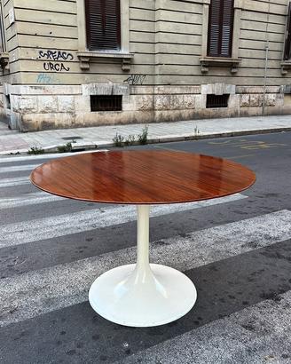 Tavolo Tulip Saarinen anni 70