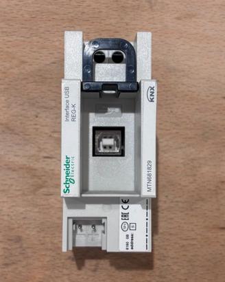 Schneider Electric MTN681829 – Interfaccia USB KNX