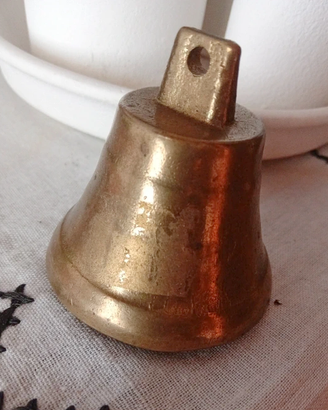 Piccola campana metallica decorativa